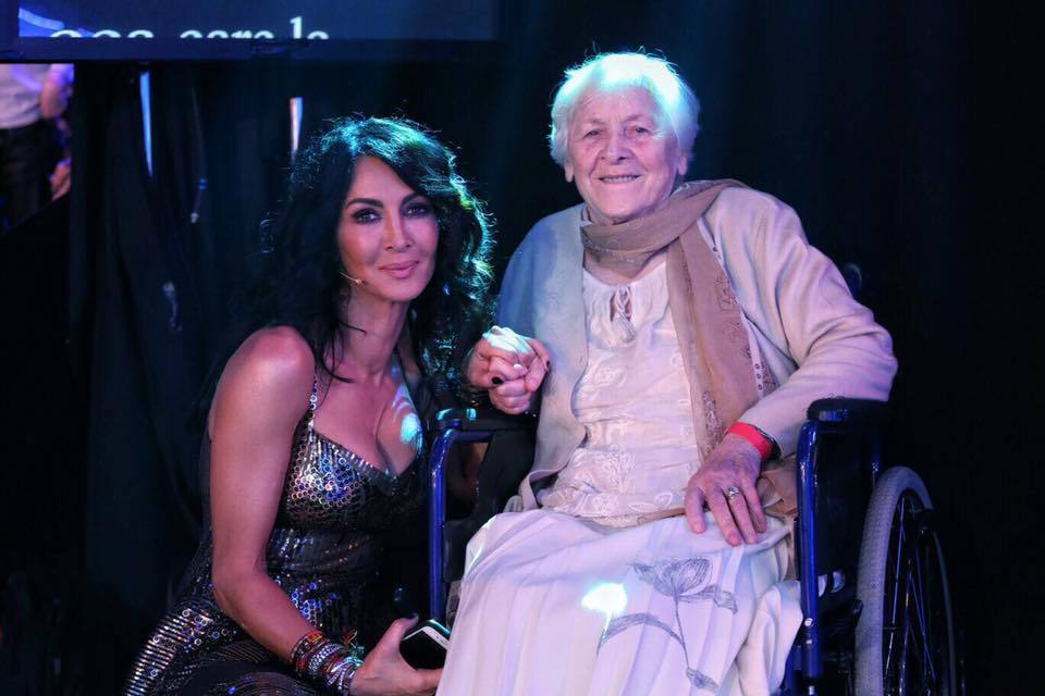 Mihaela Rădulescu i-a transmis un mesaj emoţionant bunicii ei, cu ocazia zilei de naştere.
