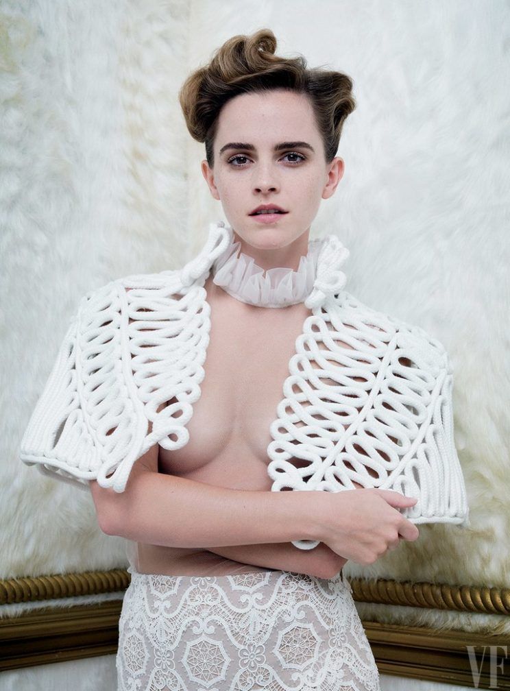 Emma Watson a fost criticată pentru că a pozat topless