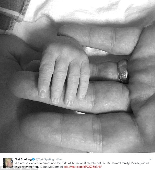 Actriţa a postat prima imagine cu micuţul.