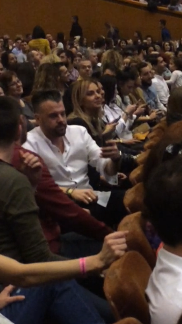 Roxana şi Tinu nu au rezistat mai mult de câteva luni despărţiţi, iar acum s-au afişat în public chiar la concertul Deliei, buna lor prietenă.