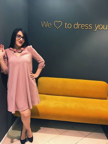 Bruneta şi-a revenit într-un timp record după naştere, întorcându-se deja la muncă.