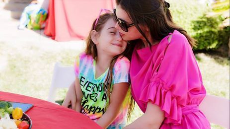 Micuţa Irinuca s-a transformat într-o adevărată domnişoară!