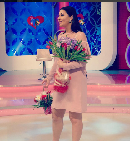 Gabriela Cristea a fost răsfăţată de soţul ei cu flori şi declaraţii de dragoste.