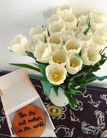 Mădălina Ghenea a fost răsfăţată de iubitul ei de 8 Martie.