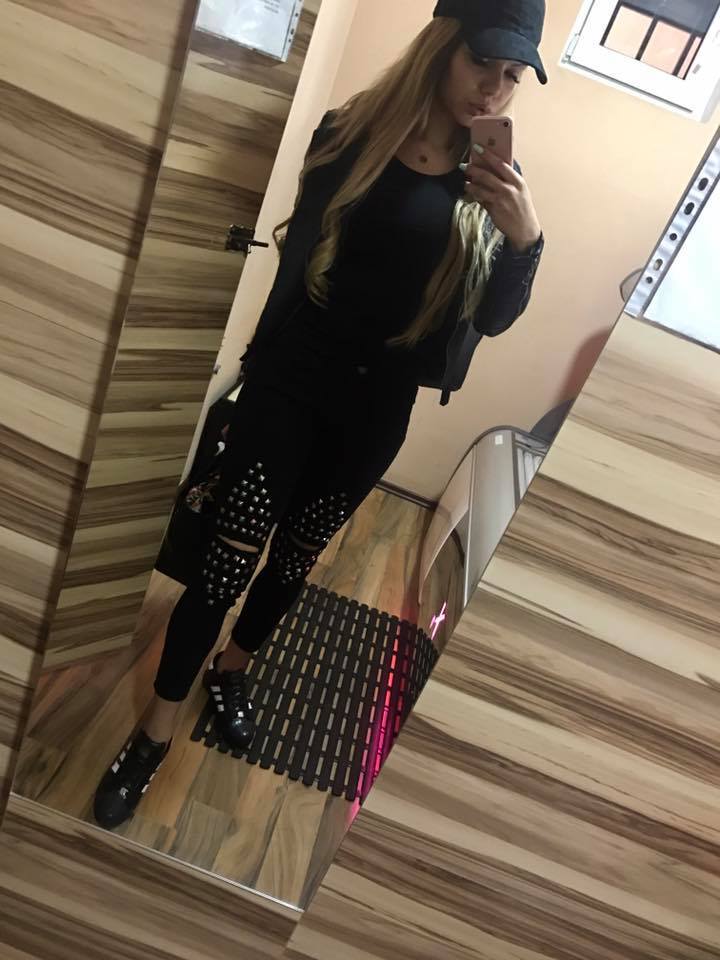 Beyonce de România nu renunţă la mersul la solar.