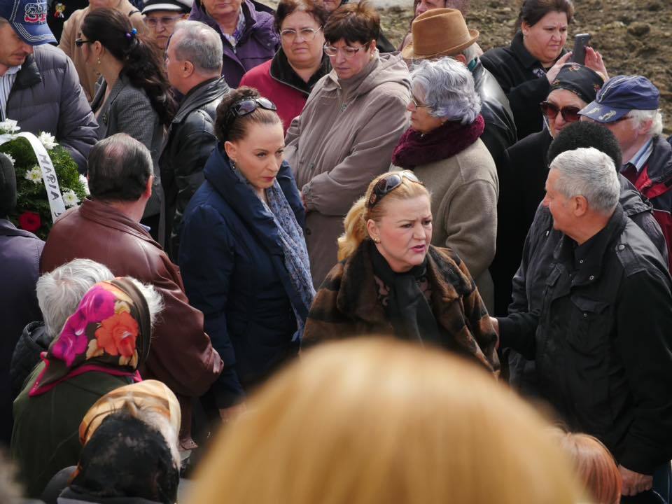 Maria Dragomiroiu şi Maria Cârneci au venit să îşi ia rămas-bun de la Ileana Ciuculete