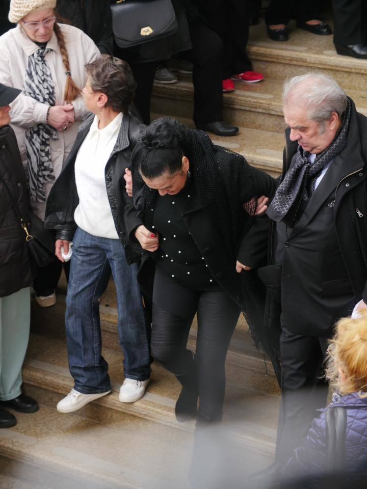 Cornelia Catanga, la un pas de a leşina! Artista a avut nevoie de sprijinul apropiaţilor