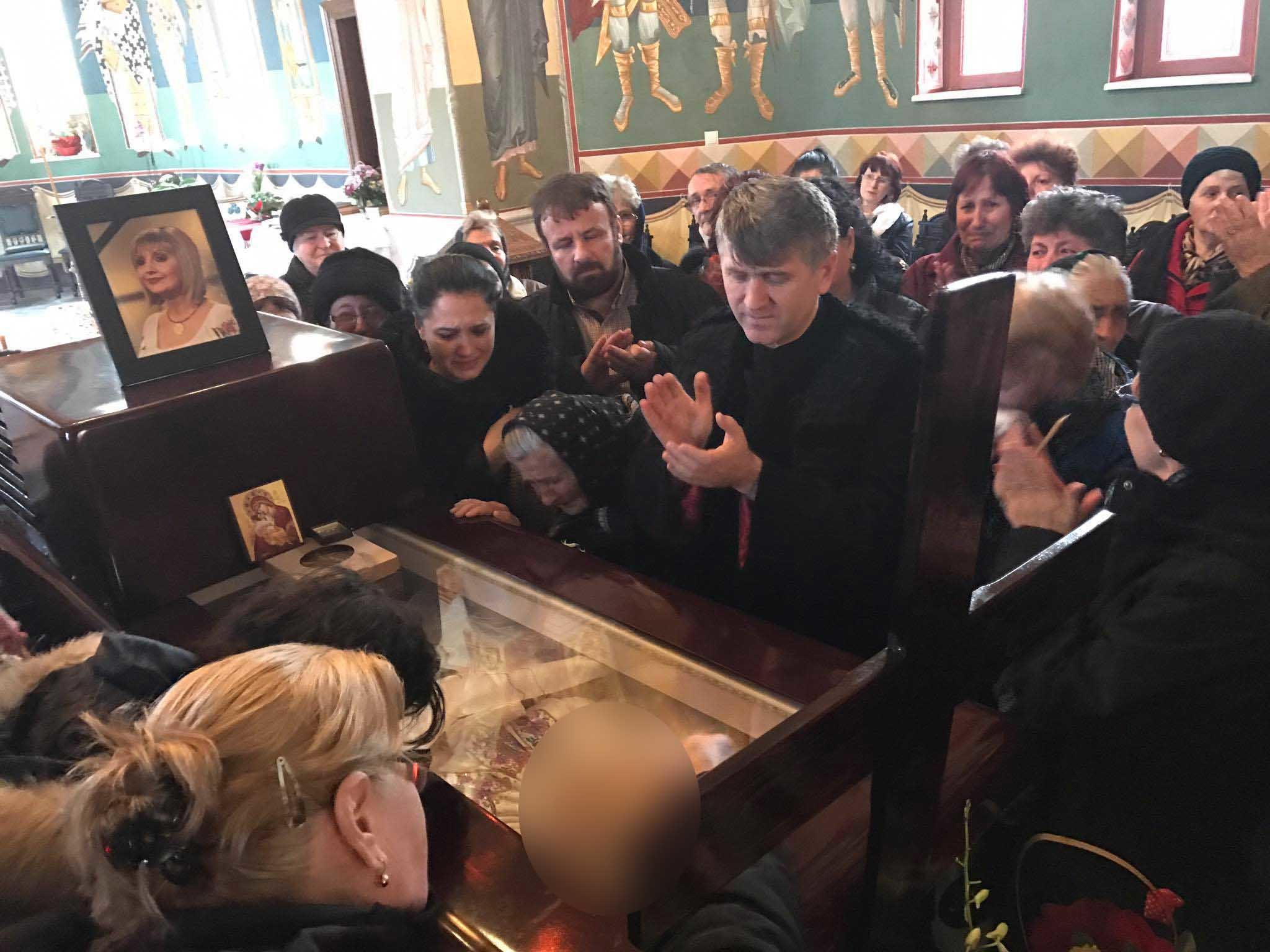 Gestul făcut de Cristian Pomohaci chiar la căpătâiul Ilenei Ciuculete i-a şocat pe oameni!