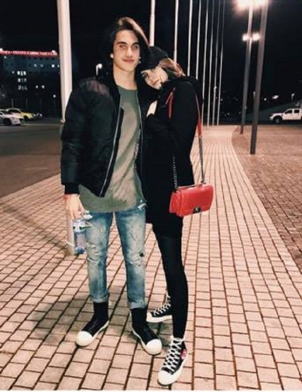 Rebecca, fiica Anamariei Prodan este foarte apropiată de acest tânăr.
