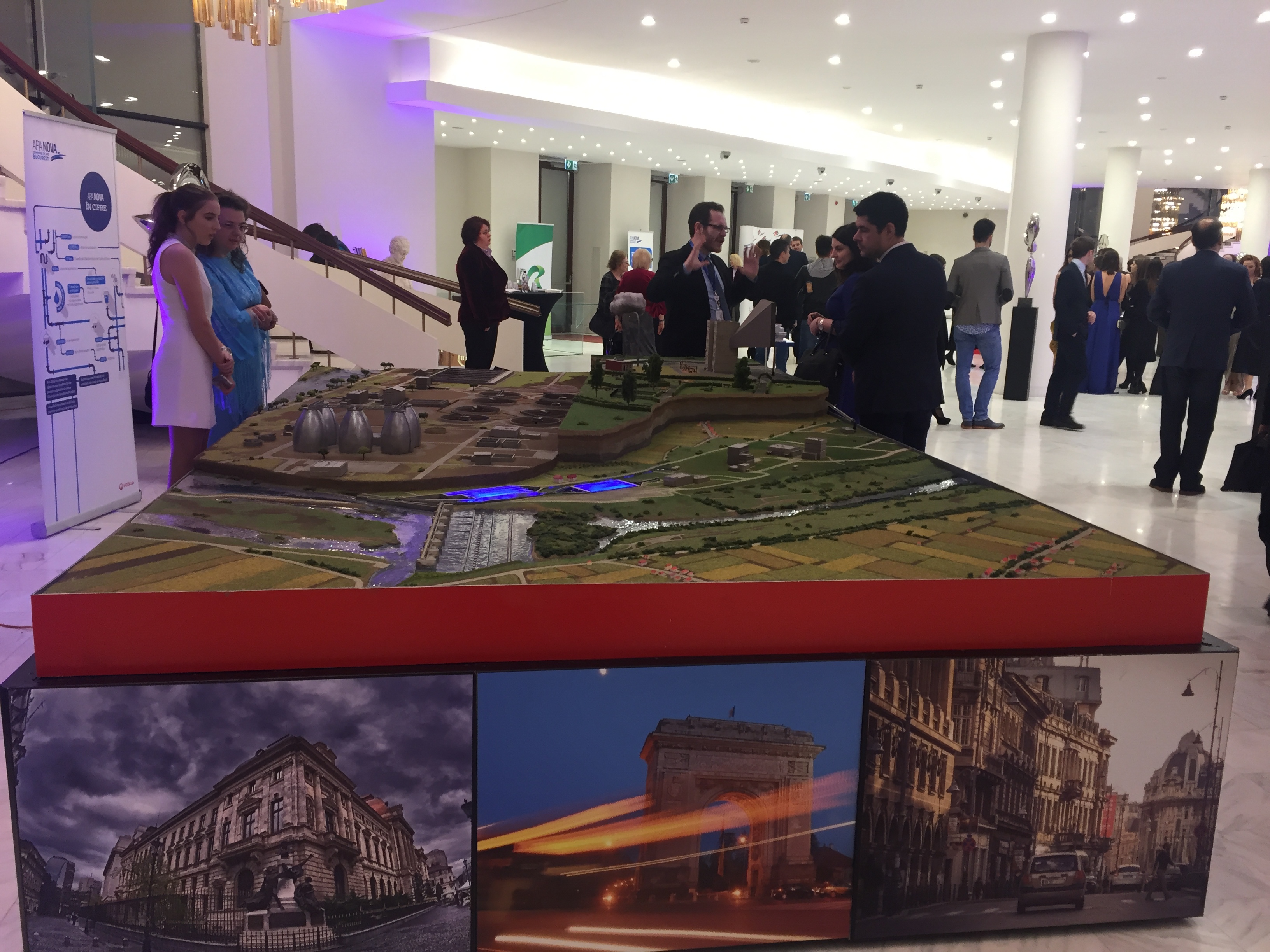 Din ce în ce mai multe vedete au început să bea apa de la robinet