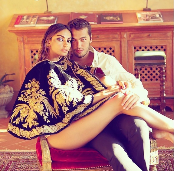 Vedeta se iubeşte cu Matei Stratan.