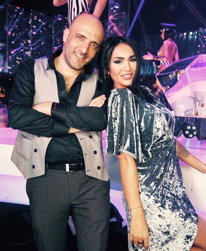 Margherita şi Ensar s-au distrat în club.