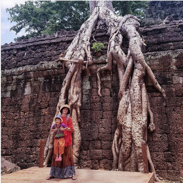 Dana Rogoz, vacanţă exotică în Cambodgia