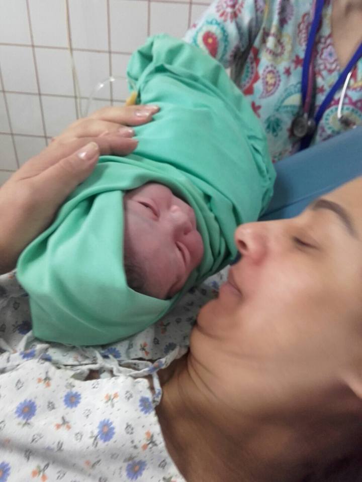 Fetiţa interpretei a venit pe lume marţi