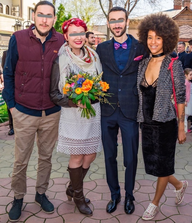 Sarah, sora Anei Velea, a ajuns la Starea Civilă