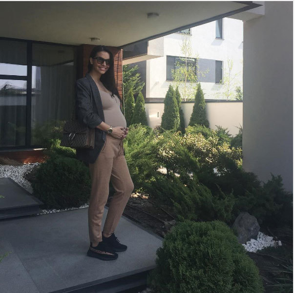 Sandra abia aşteaptă să devină mămică