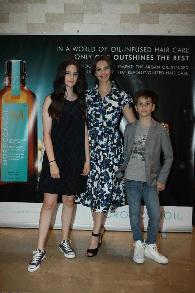 Andreea Berecleanu,alături de copiii ei din prima căsătorie, Eva şi Petru