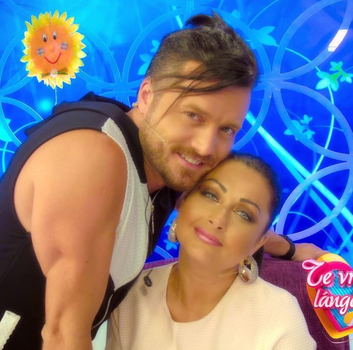 Tavi Clonda şi Gabriela Cristea s-au pozat după ce s-a aflat că urmează să devină părinţi