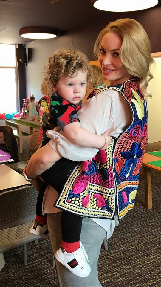 Băieţelul e leit Valentinei