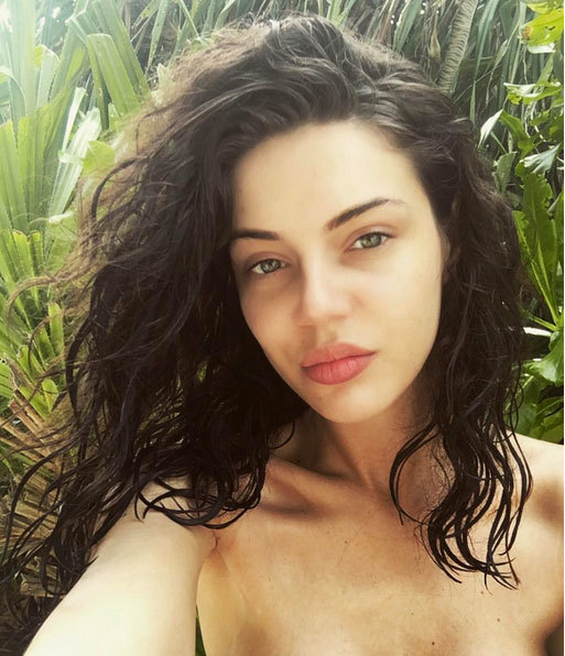 Cristina ICH nu s-a machiat si le-a dat fanilor o lectie