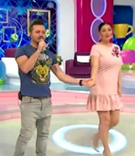 Gabriela Cristea radiază de fericire.