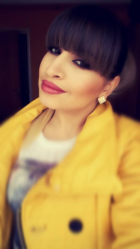 Loredana Anghelache şi-a schimbat look-ul.