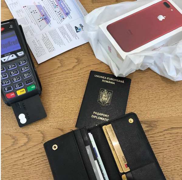 Brigitte Năstase şi-a achiziţionat un telefon de ultimă generaţie