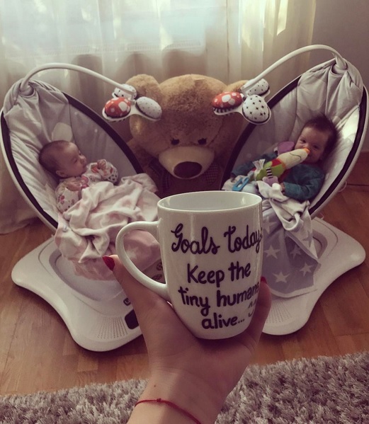 Marina Dina îşi adoră gemenii, pe care a reuşit să-i aibă după ani întregi de chin şi tratamente.