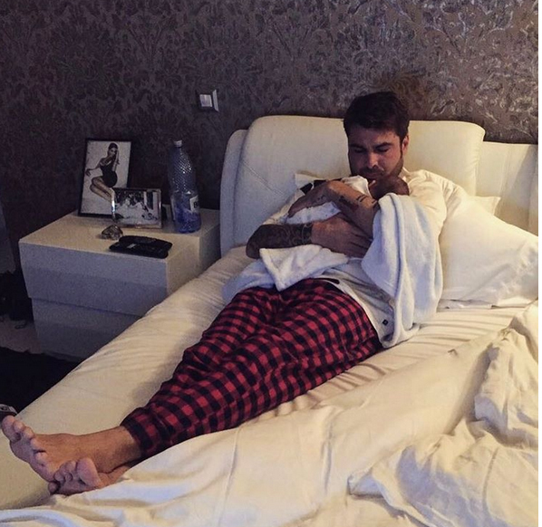 Adrian Mutu este încântat de venirea pe lume a fiului său cu Sandra.