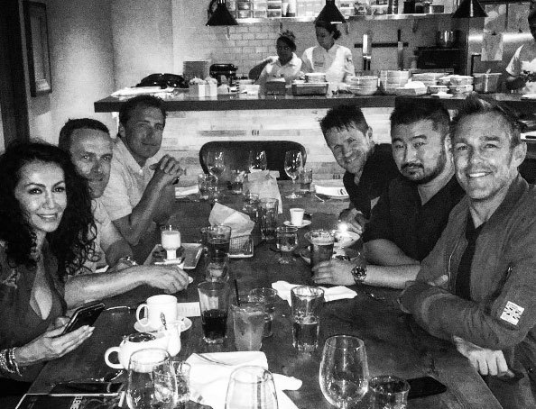 Mihaela Radulescu se simte foarte bine în compania prietenilor lui Felix Baumgartner