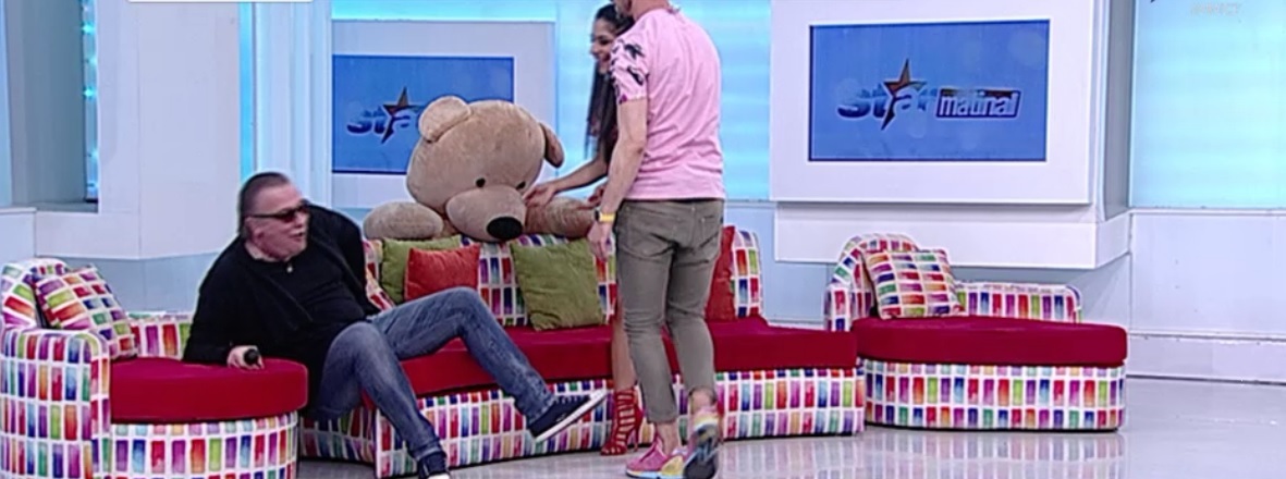 Gabriel Cotabiţă a căzut de pe canapea în direct