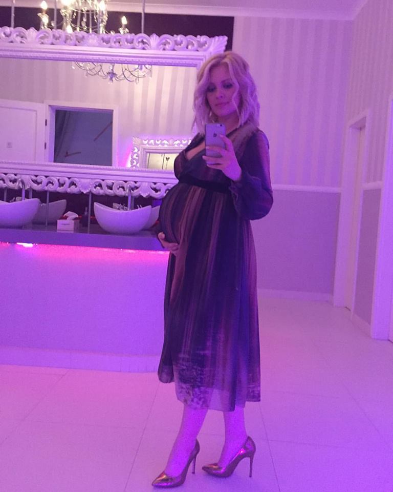 Cristina Dochianu, însărcinată în luna a opta