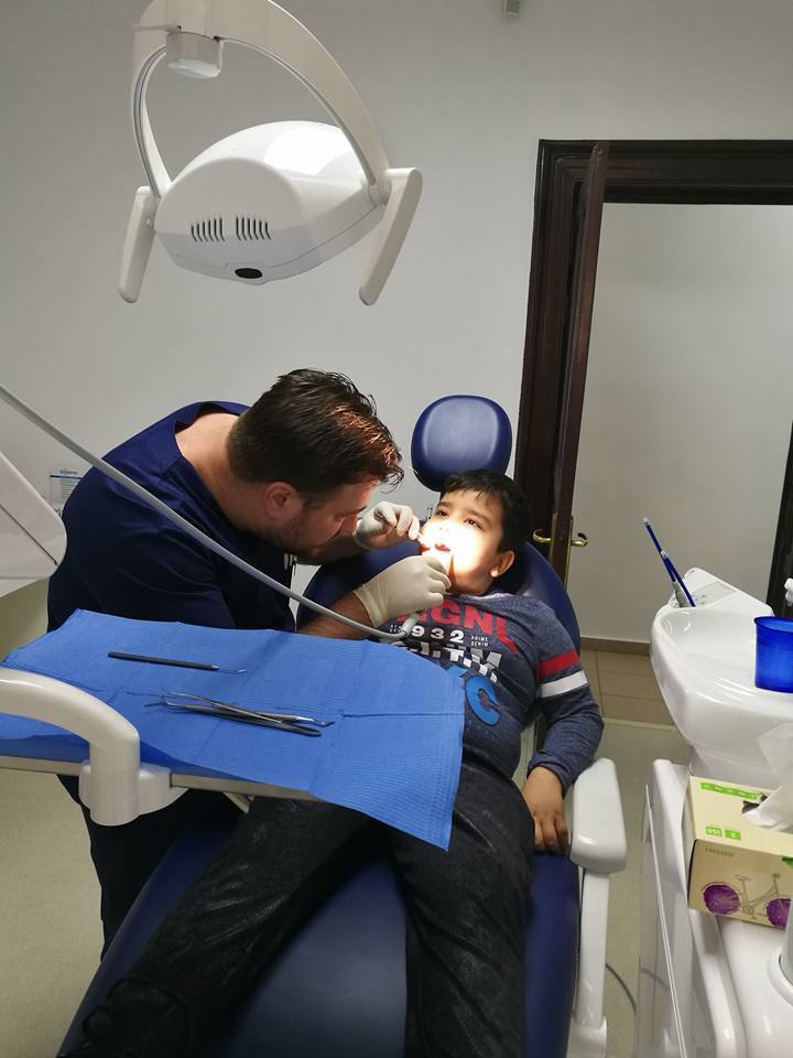 Reacţia avută de fiul ei, în cabinetul dentistului, a şocat-o pe Adriana Bahmuţeanu.