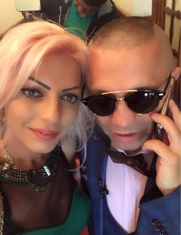 Manelistul şi fiica sa şi-au făcut un selfie