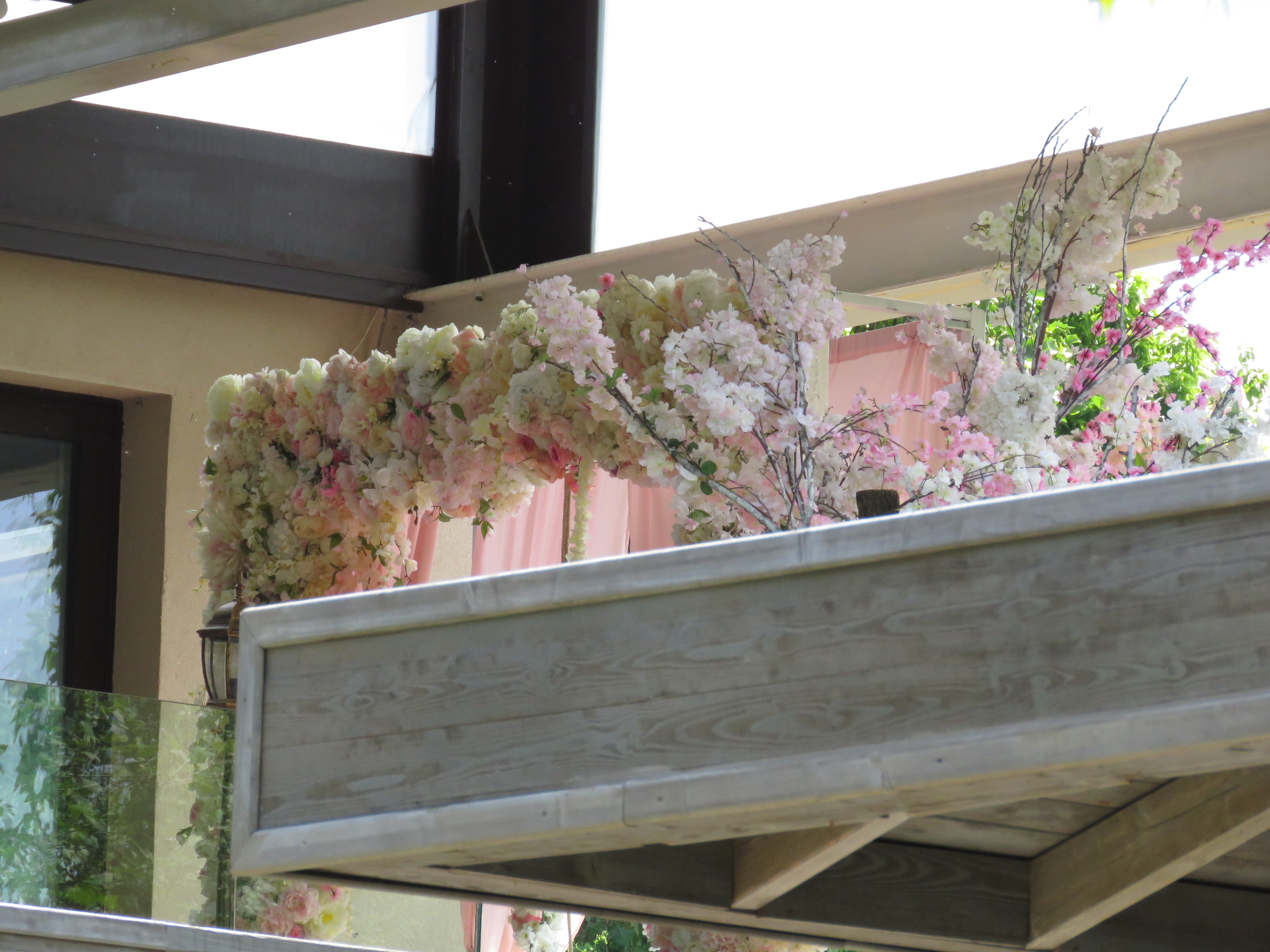 Bianca s-a ocupat şi de aranjamentele florale