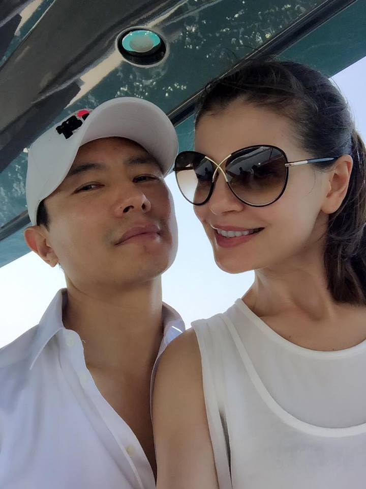 Deşi este extrem de discret, Mr. Pink îi permite iubitei sale să le arate fanilor fotografii din intimitatea lor.