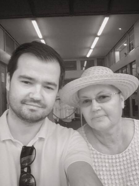 Artistul a făcut publică o imagine cu mama sa