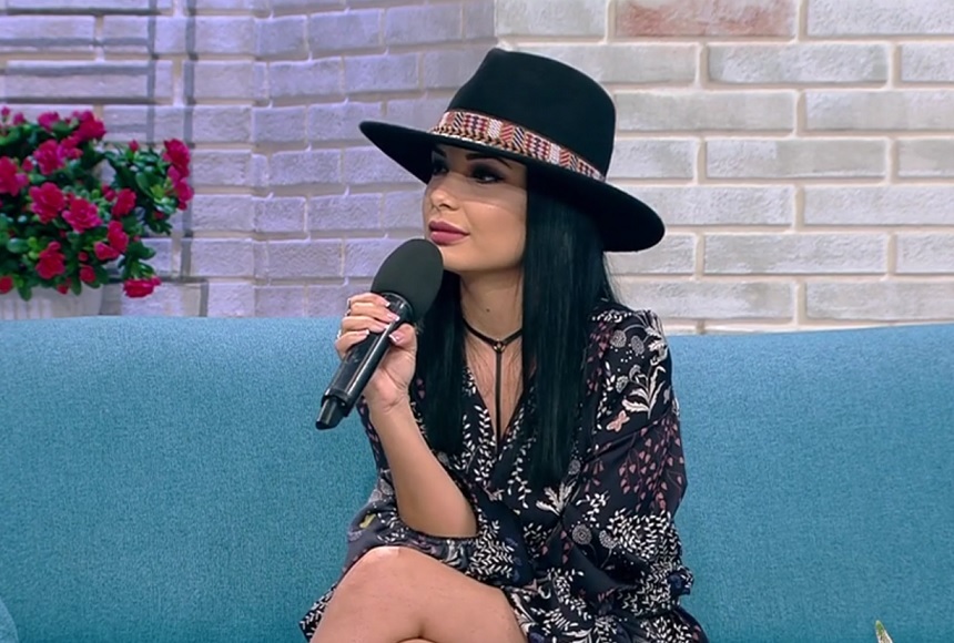 Monica a interpretat rolul Ramonei, în Poveste de cartier.