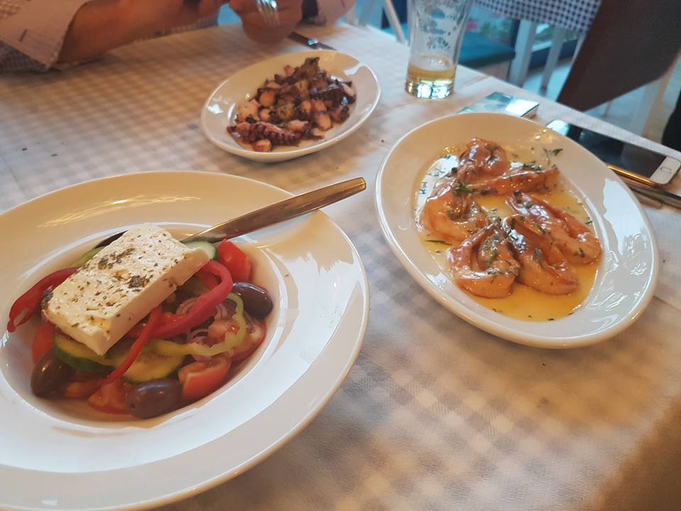 Oana Roman nu se poate abţine de la fructele de mare