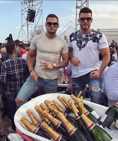 Cristian a comis-o grav la LOFT: s-a pozat cu o roabă de Laurent Perrier care nu era a lui