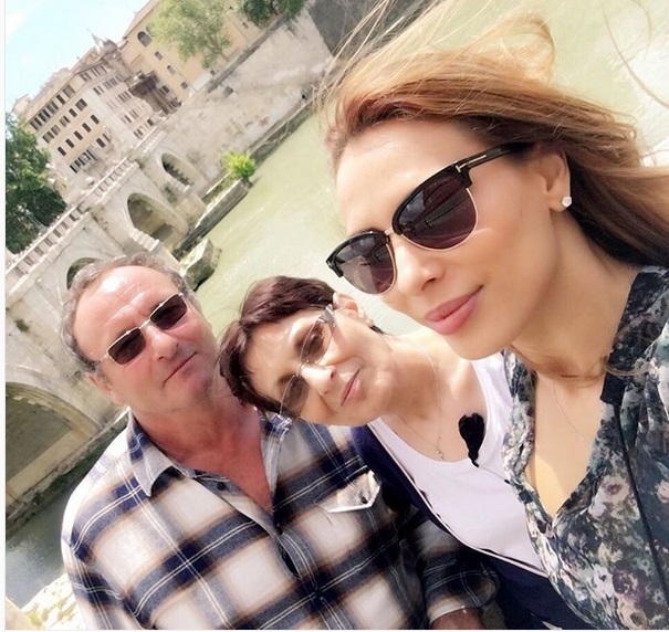 Iulia Vântur şi-a revăzut părinţii pentru prima dată după ce s-a mutat în India