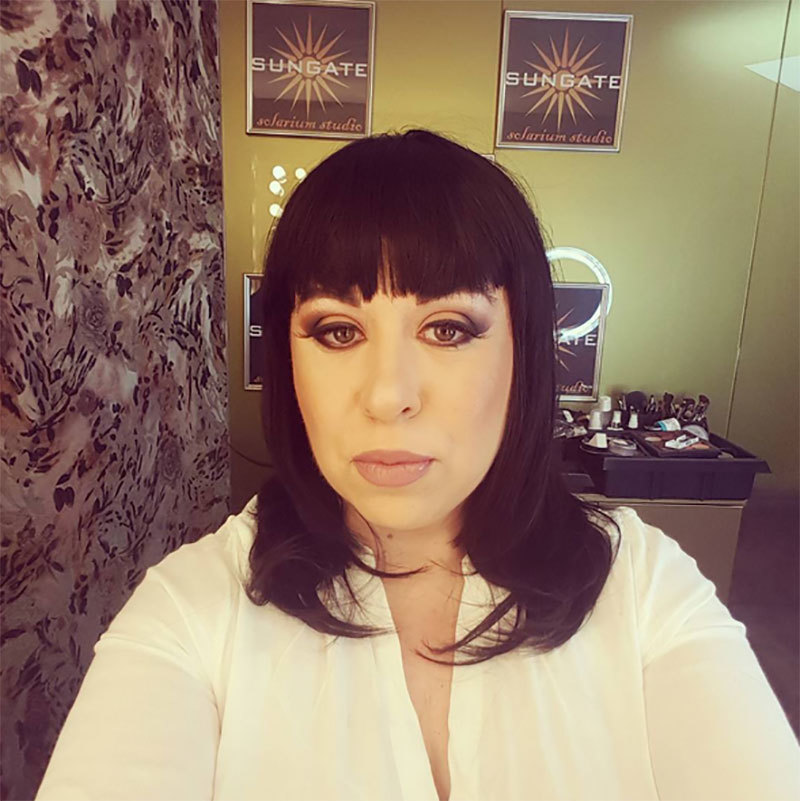 Oana Roman şi-a surprins plăcut fanii cu noul look