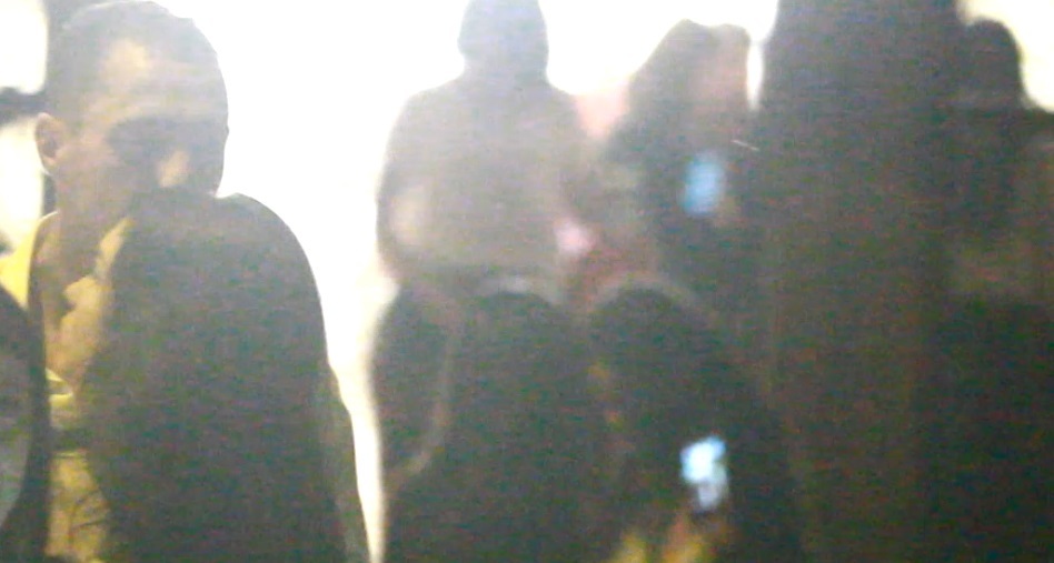 Pentru a mai ”îndulci” aşteptarea, Vladimir Drăghia şi-a strâns iubita la piep