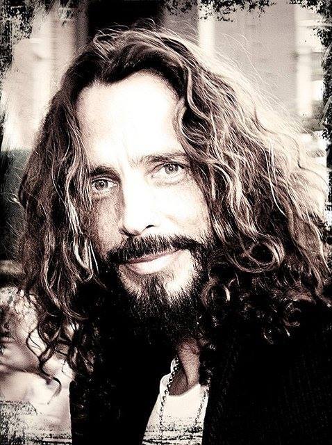 Cântăreţul Chris Cornell s-a stins în urmă cu o zi