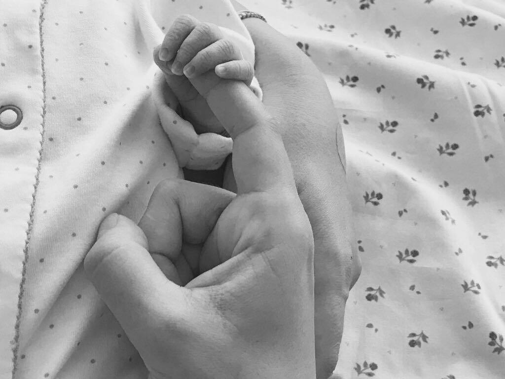 Prima imagine cu fetiţa Simonei Gherghe