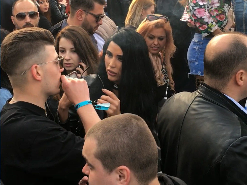 Radu şi Daniela au fost împreună, de curând, la o petrecere