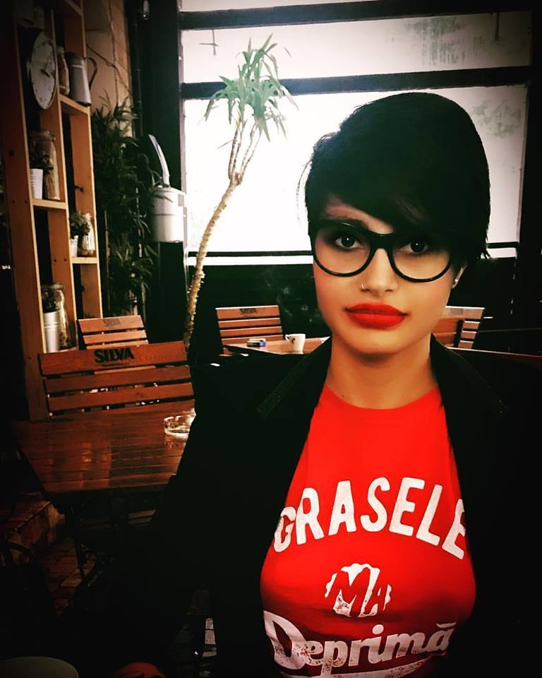 Diana a stârnit controverse pe reţelele de socializare cu mesajul ei de pe tricou.