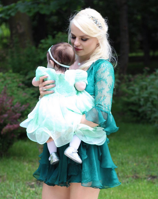 Jojo şi-a botezat fetiţa în mare secret