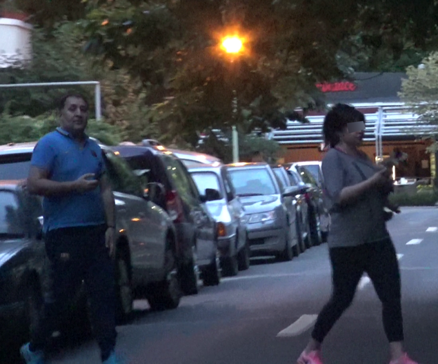 Vali Vijelie, în compania amantei sale (sursă foto: wowbiz.ro)