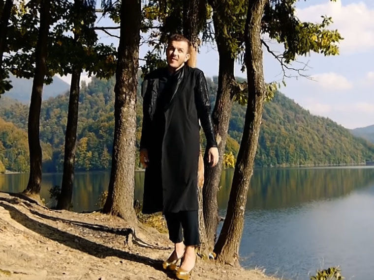 Keky a cântat piesa Deliei într-un peisaj superb